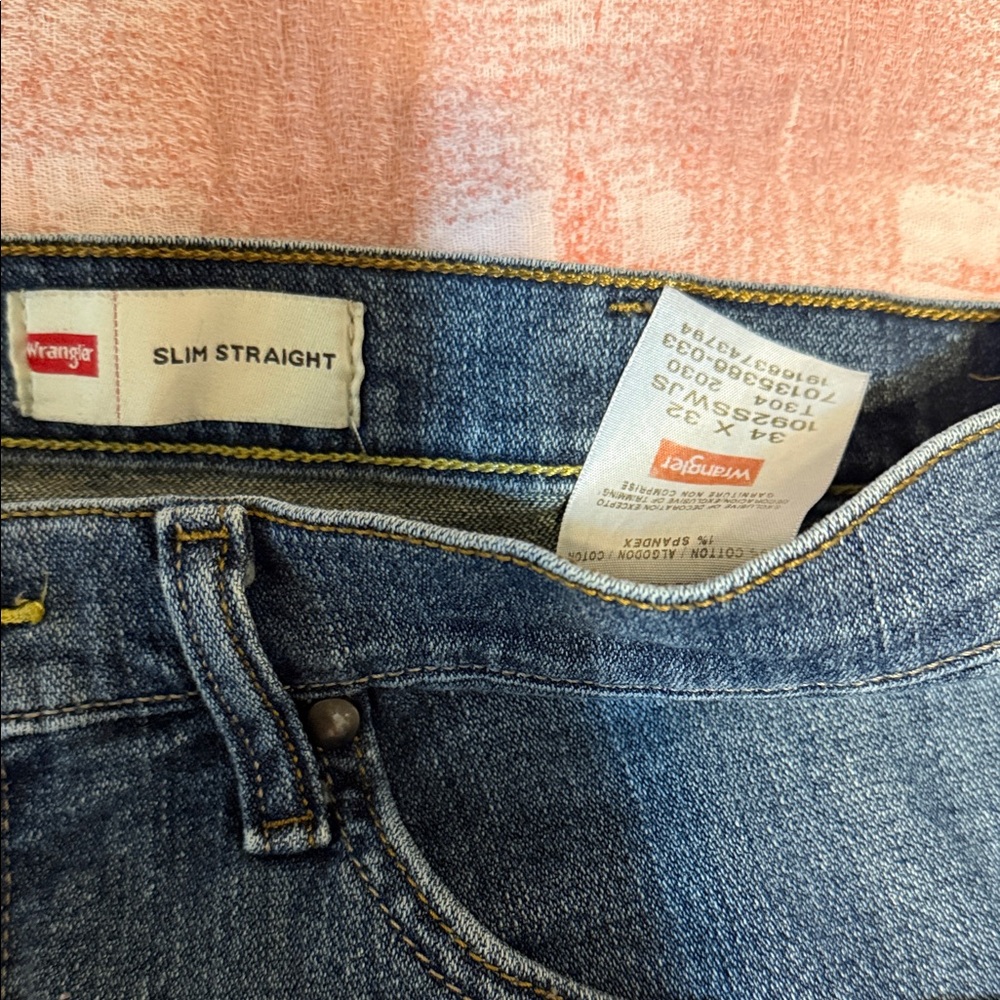 Wrangler Men's Classic Denim Jeans used but in very good condition - Picture 3 of 3